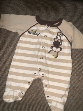 🐒Vintage unisex baby’s lil monkey one piece footed sleeper